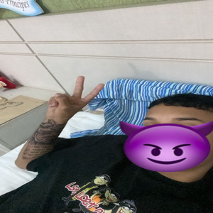 Desce com força Gostosa Batendo a Bunda No Chão