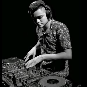 Guayetea Con El Tra (Papi, Duro)