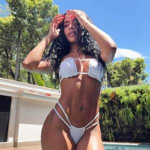 QUERIA ME VER OQUE CARREGANDO CIMENTO, UMA BONECA DESSA