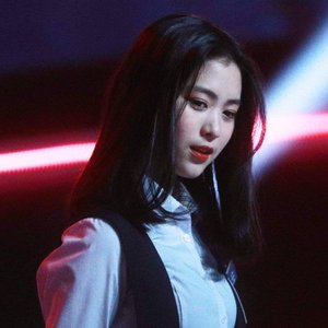 jyp新女團主唱lily Cover Finesse live版