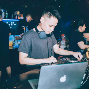 À Thế Làm Sao Mà À