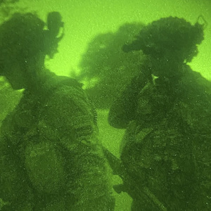 С миром на войне