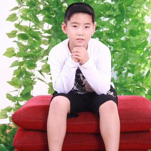 歌曲名：快乐崇拜，歌手名：张韶涵，专辑名：欧若拉（翻自 张韶涵/潘玮柏）