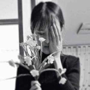 红色高跟鞋(女声吉他弹唱版)_唱情歌的谢.