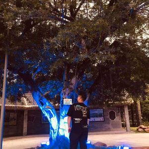 雨幕失重感-何港东