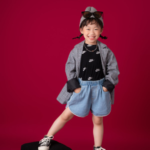 杨柠菲《请到畲乡看一看》