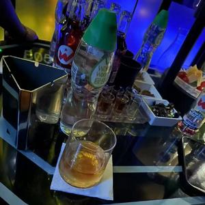 哈曼卡顿低音炮