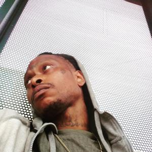 Fussing (feat. Queenlove34)