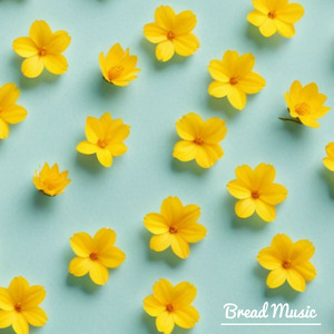 언덕 위로 모이는 구름