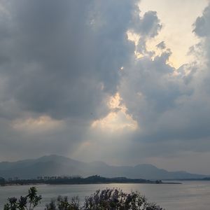 《哪吒·雷震子》