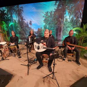 Zapin Pak Ngah Balik (feat. Rojer Kajol)