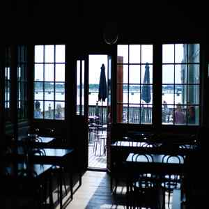 一尘不染休闲咖啡厅印象数