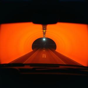 주황빛 터널 (Orange Tunnel)