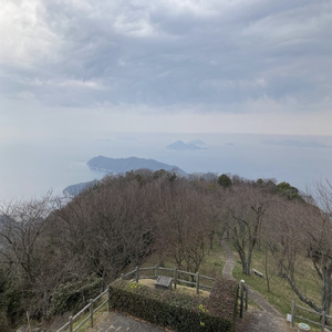 愛し続けることもさよならをすることも