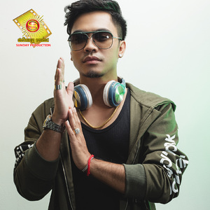 ស៊ីឈ្នួលថែសង្សារគេ