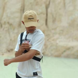 Hitamnya Duniaku (Acoustic)