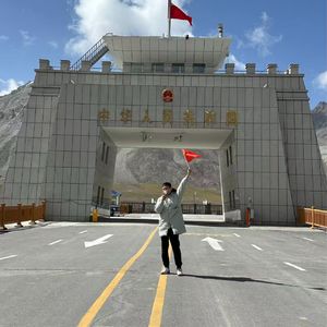 怀念战友（伴奏）