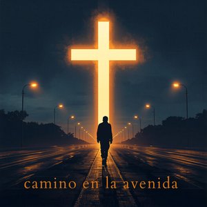 Caminando En La Avenida