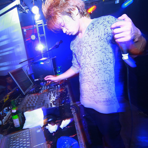 没有钱你会爱我吗（MC石头）