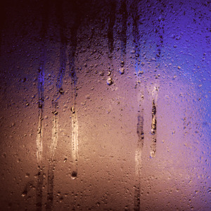 雨の日だけは君を思い出す