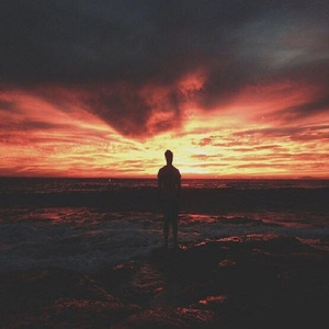 Уж лёд замёрзший на реке