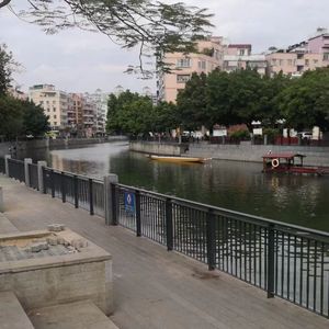 CheBei South（恐龙扛狼）