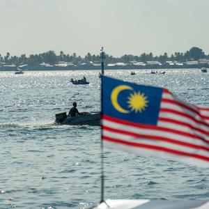 蛋糕店里卖蛋糕 (面包店里卖面包)