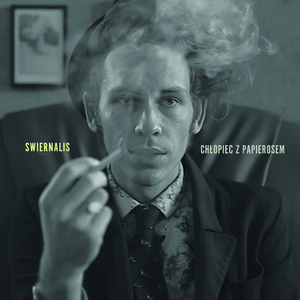 Chłopiec z papierosem