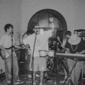 Quedate en vivo (feat. Y sus 17k)