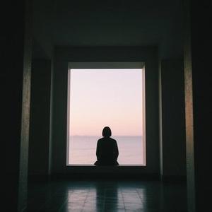 你身边的人不是我