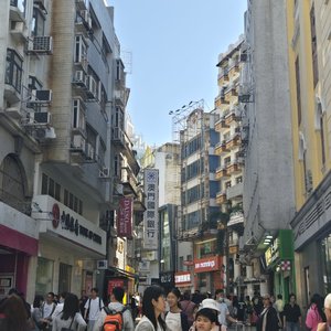 抬头看见同一片天空就当见面了