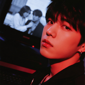 붉은 방 (Red Room) 🔞👓 by YЦΠSΛMΛ