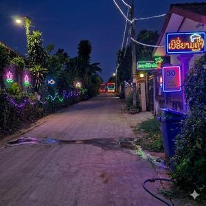 ຄືນນີ້ທີ່ລ້ານຊ້າງ