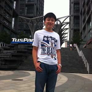 第一次看见 伴奏