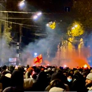 ჩვენ, თქვენზე ბევრი ვართ!