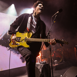 Toprak Yağmura (Live)