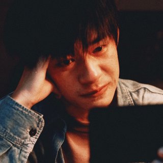 那个陪我聊到深夜的人，说完晚安就不见了