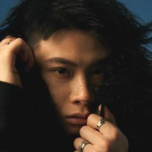 随着风儿吹过