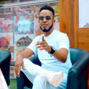 Dhadhan Maleh Jacaylku (feat. Yuusuf Hanad)