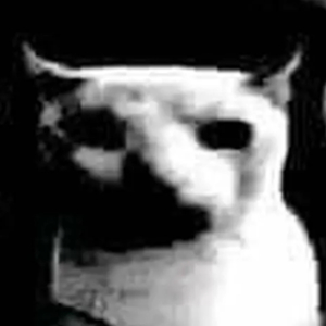 Quemando pitis en mi piel intentando sentir algo