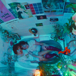 Siren 33 (feat. Grace Walker)