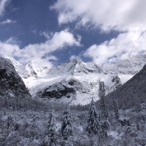 借一场川西落雪