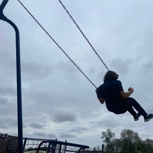 дoлжeн（赔本）