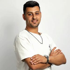 בלילות שוב כותב