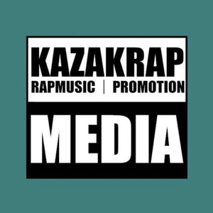 Хат жазып тұр