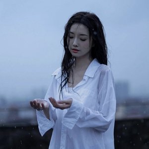 借风吹散回忆的霜