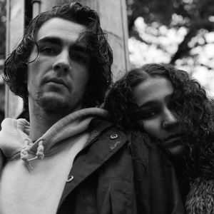 written by a woman (Piano Session)