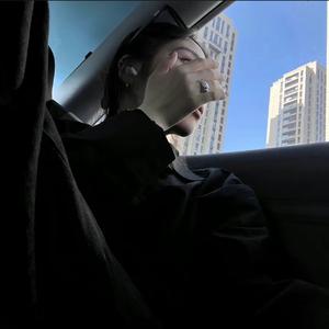 偏偏我们走散了