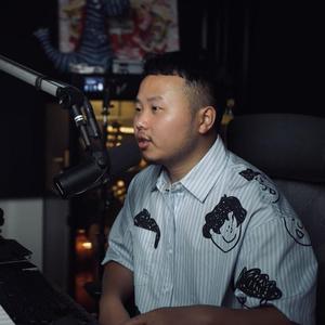 张三买苹果电脑学做音乐
