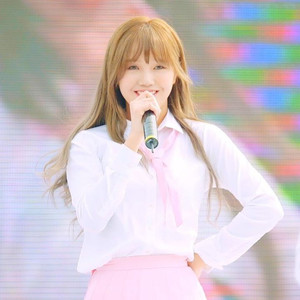 一步两步（翻自：OH MY GIRL）